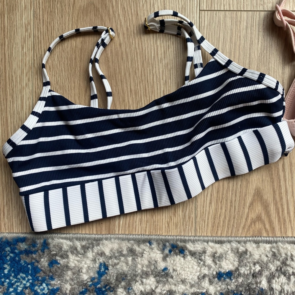 Beach bunny swimsuit top NEVER WORN